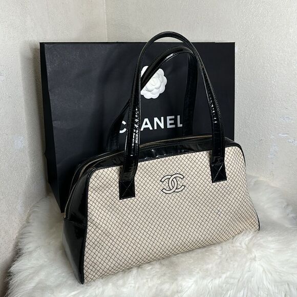 💯Authentic Chanel Cream & Black Patent Leather & Knit Quilted Bowler Bag🍀 - Picture 5 of 17